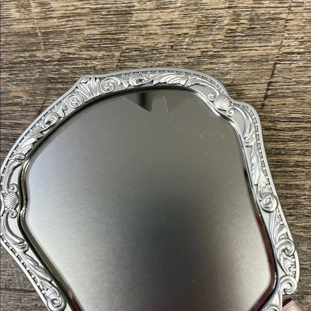🩰 Flower Knows Mermaid Shell Hand Mirror – Pink & Silver